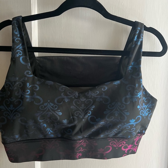 XL Crowned Athletics Snow Sisters-Frozen Sports Bra Worn once - Picture 2 of 4